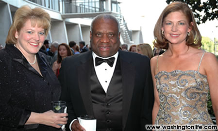 Justice Clarence Thomas, wife Virginia Lamp Thomas and Jan Greenberg Smith