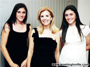 Jane Cafritz with her daughters Irina Rubenstein and Olivia Rubenstein