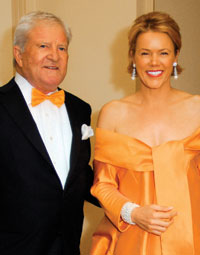 Former American Ambassador to the Netherlands Howard Wilkins and his wife Rhonda celebrate “America’s longest uninterrupted ally” at the 13th Annual Netherland- America Foundation Awards Dinner by wearing the Dutch national colors. (Photo by Kyle Samperton for The NAF)