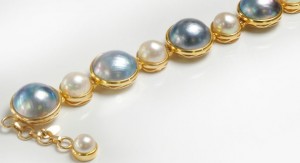 Pearl blue bracelet