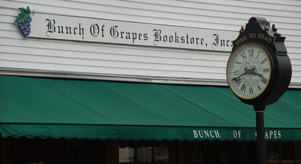 Bunch of Grapes Bookstore, Vineyard Haven