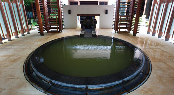 The geothermal hot spring fed spa. (Photo by Anchyi Wei)
