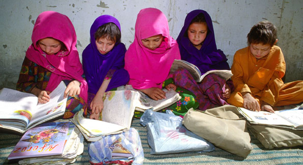 Kashmiri refugees in a Pakistan school. (Image courtesy Central Asia Institute)