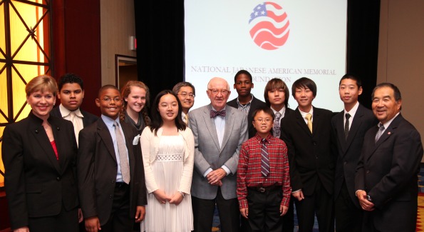 Justice Stevens Montgomery County Roberto Clemente  Middle School with 8th graders who attended the luncheon. Photo courtesy of joeshymanski.com.
