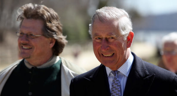 Director of Trades at Mount Vernon Steve Bashore with Prince Charles (Photo by John Arundel) 